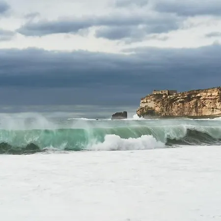 Casa Na Onda Subvila Nazaré