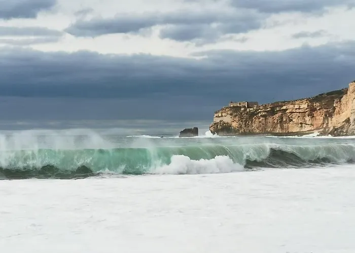 Casa Na Onda Subvila Nazaré